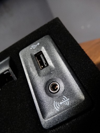 IDEALNE ZLACZE USB AUX PORSCHE PANAMERA 971 1