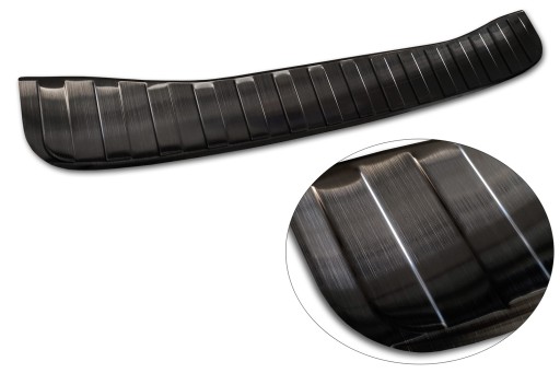 2/45283 - НАКЛАДКА НА БАМПЕР TOYOTA COROLLA XII 5D 2018-