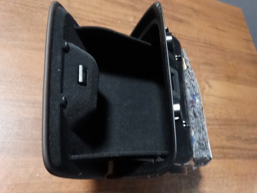 HANDSCHUHFACH SKRYTKA KONSOLE LINKS MOKKA BMW G12 1