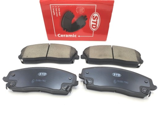 D1056C - CHRYSLER 300C ГАЛЬМІВНІ КОЛОДКИ ПЕРЕДНІ 2005-2010