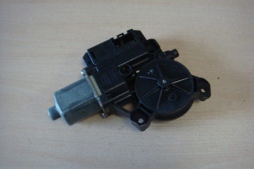 Мотор стеклоподъемника vw polo v 6r 6c 6r0959801t