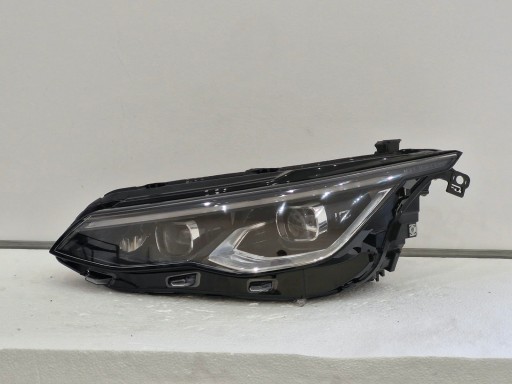 light left VW Golf VIII R-Line FULL LED