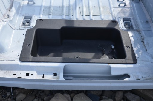 68298720AC 68298720AD - КУЗОВ ЗАДНІЙ ПІДЛОГУ РЕМІНЬ WRANGLER JL 2018+