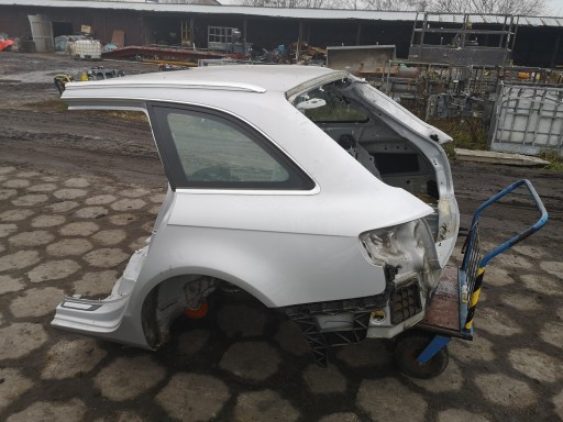 A4 B8 - Четверть сзади жопа ванна ремень Ауди А4 В8 Авант универсал