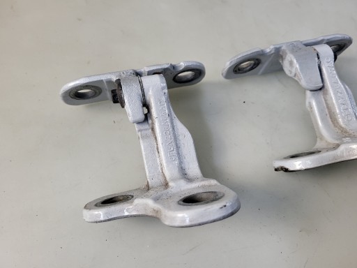 hinges door left rear part left rear. LRC JAGUAR XF II X260 sedan