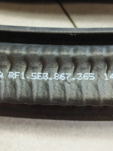 Skoda Octavia Mk4 HB gasket door right front 5E3867365