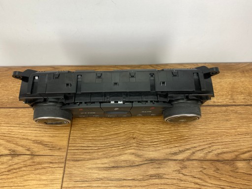 control panel of the air conditioning Ford Maverick 2022+ Kuga Escape Explorer USA