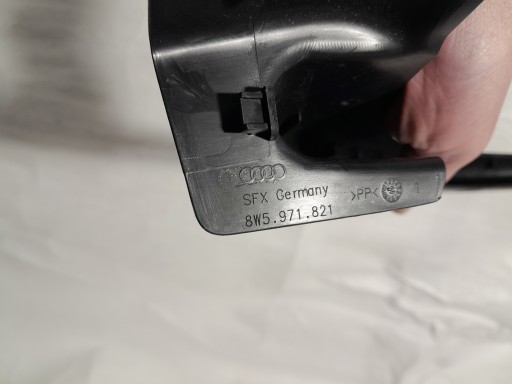 AUDI A4 B9 Blende Abdeckung Verschlußstopfen Scharnier heckklappe Kofferraum links 8W5971821