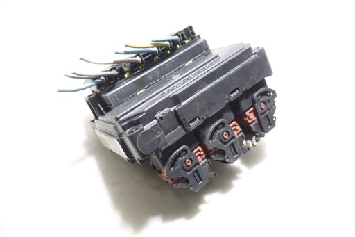 Блок запобіжників peugeot 407 1.8 16v