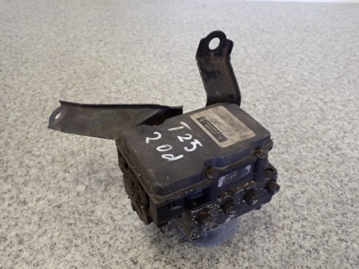 TOYOTA AVENSIS T25 2.0 D4D 03-насос ABS