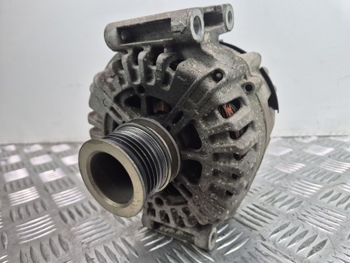 Mercedes E350 CDI W212 alternator A0009067400