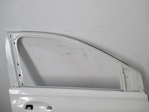 door right front Mercedes B KLASA 247 damag.