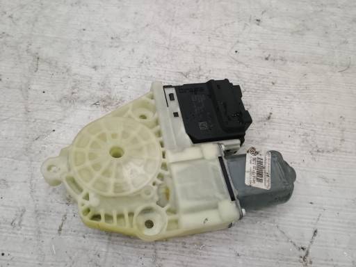 3C0959759 - Vw passat b6 моторчик склопідйомника лівий задній 3c9839461l 1k0959703ab