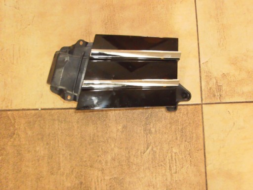 B8 - КРИШКА ЗАРЯДНОГО ГНІЗДА 3G0853479D