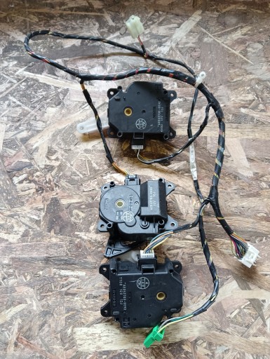 AE063700-8580 - CADILLAC CTS II ВІТРОВИЙ ДВИГУН AE063700-8590