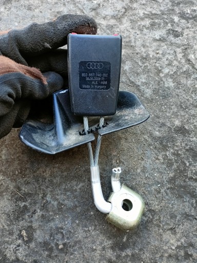 AUDI A4 B6 B7 Fixation arbre ceintures sécurité Arrière KANAPY 8E0857740