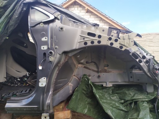 Передня чверть панелі Chrysler Pacifica