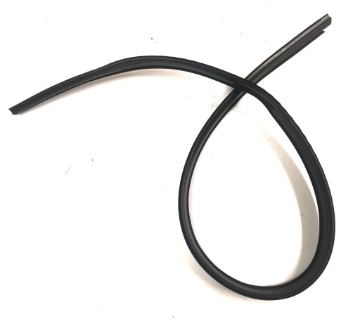 Ущільнювач скла двері лівий передній AX 95633224 OE!