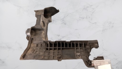 Крепление аккумулятора VOLVO S80