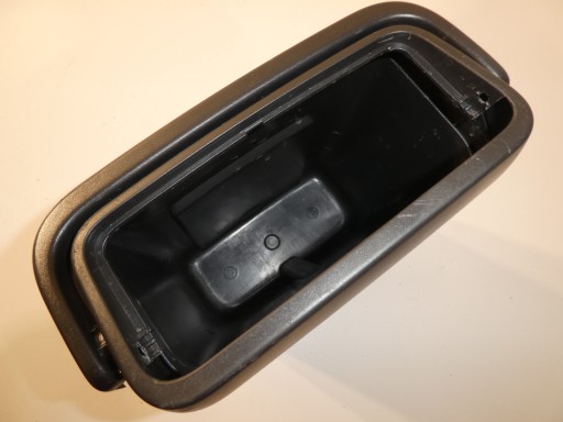 VW T5 MULTIVAN guard SMIETNIK passenger compartment 7H5867701