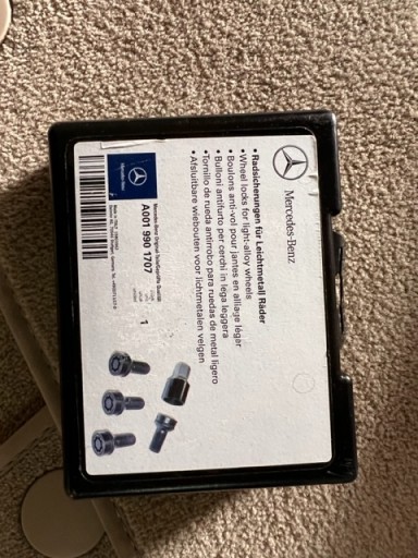 Мерседес стопорні болти A0019901707 W222