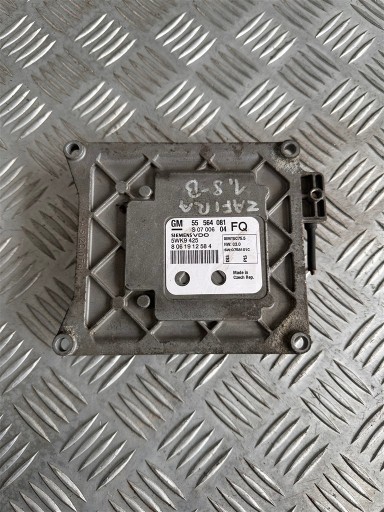 Компьютер контроллера двигателя opel zafira 55564081