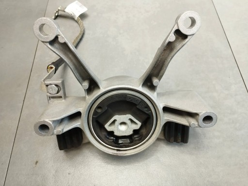 BMW 7 G11 750i Boîte vitesse montage support patte 6862573