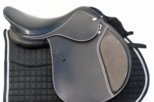 Універсальне сідло від компанії jumping saddle