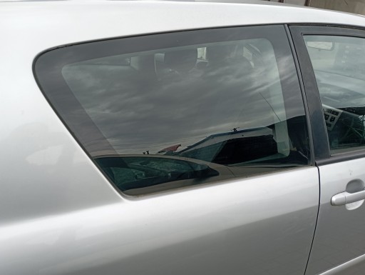 TOYOTA COROLLA E12 3D кузовное стекло правое заднее