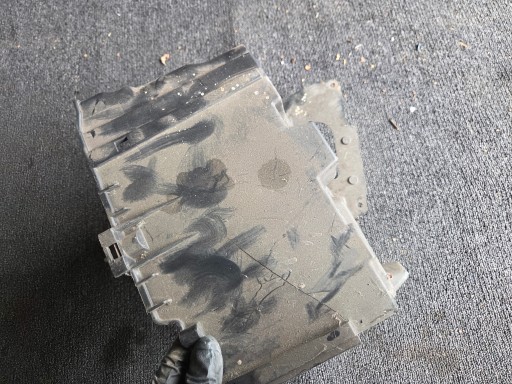 Gehäuse Blende Abdeckung Akumulatora FORD 8V2110723-BB