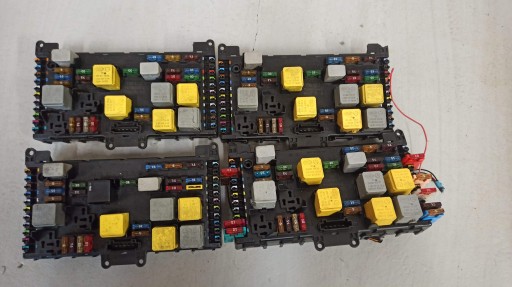 639 2.2 - Блок запобіжників mercedes-benzoe a6395450401