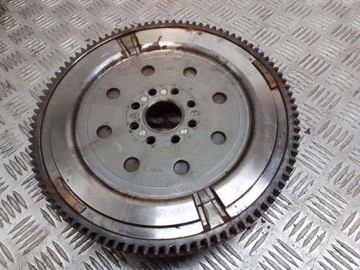 14516156 - ДВУХМАССОВОЕ колесо TOYOTA AVENSIS T25 2.0 D4D