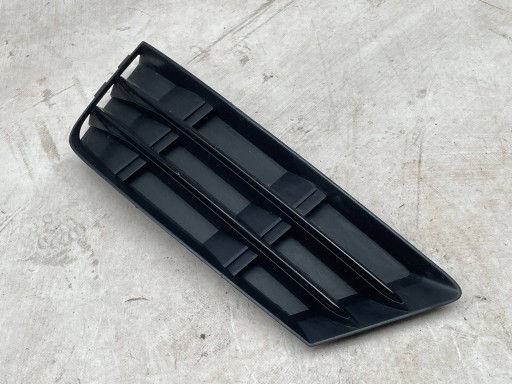 lower grid of a bumper of the front front left AUDI A4 S4 B9 8W0807681R @M