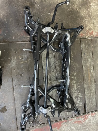 8746172 - Bmw g82 g80 g82 g87 задняя балка подвески салазки опора задняя траверса