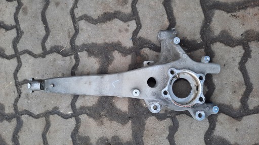 Кулак поворотний лівий 31658818 volvo v90 cc