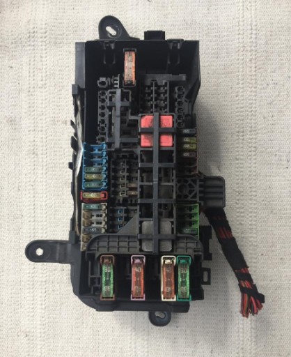 F1EB-17757-S - Mercedes gle w167, 2019-21 блок предохранителей