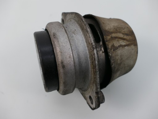 PORSCHE CAYENNE 9P 7L 4.5 T engine mount left