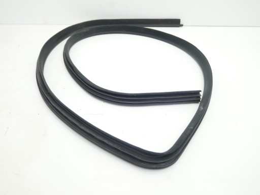 УПЛОТНИТЕЛЬ ДВЕРИ ЗАДНИЙ ПРАВЫЙ MASERATI QUATTROPORTE V