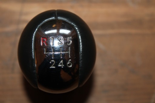 COROLLA VERSO II ОРИГІНАЛЬНА ШКІРЯНА РУЧКА ПЕРЕМИКАННЯ ПЕРЕДАЧ