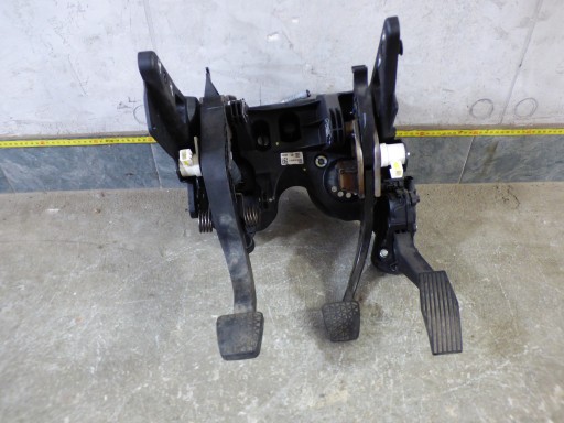 pedale komplet 39023892 13373776 EUROPA stBDB OPEL ASTRA K V