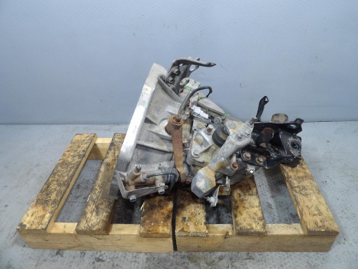 TOYOTA YARIS II 1.0B Getriebe MANUALNA 20TT01