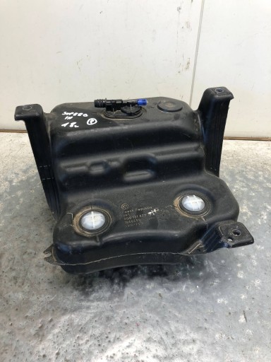 Behälter ADBLUE SKODA SUPERB III B8 3Q0131877D 3Q013187D