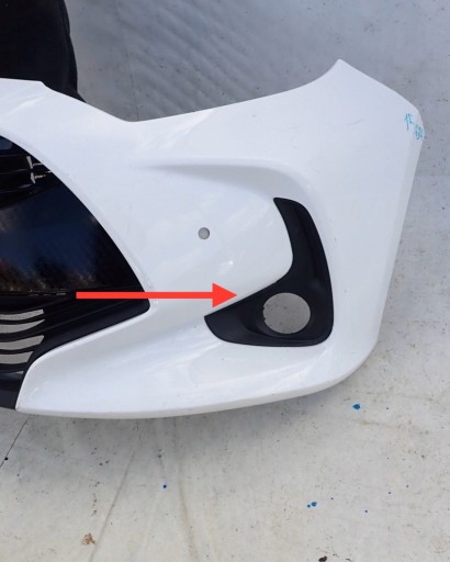 TOYOTA YARIS IV 2020- grid of a bumper left front 52113-K0140