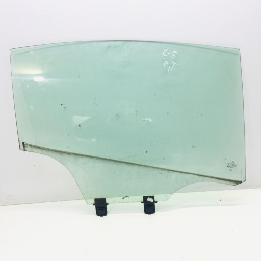 Стекло правой задней двери проклеено CITROEN C5 III седан