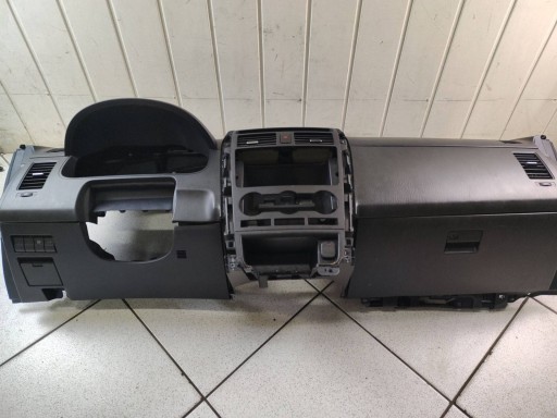 dashboard instrument panel console Mazda CX-9 facelift 2010