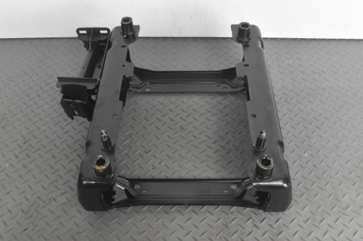 1617139380 - КРЕПЛЕНИЕ ОСНОВАНИЯ КАРКАС СИДЕНИЯ ПРАВЫЙ ПЕРЕДНИЙ JUMPY III EXPERT III PROACE II