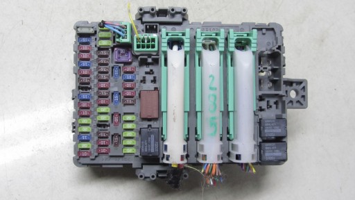 043/285 - Honda cr-v iv 2.2 блок запобіжників t1e-e311