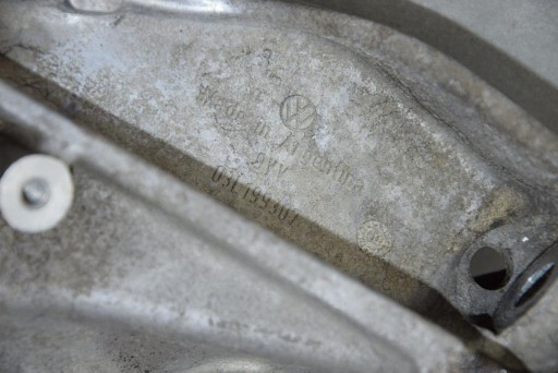 VW AMAROK support 03L199307