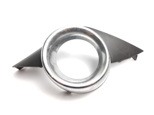 9680098780 - PEUGEOT 207 РЕШІТКА ГАЛОГЕННА РАМКА ЛІВА ПЕРЕДНЯ