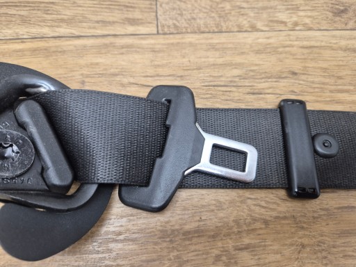 BMW F10 F11 left tension belt safety front driver´s Z NAPINACZEM 610126300b